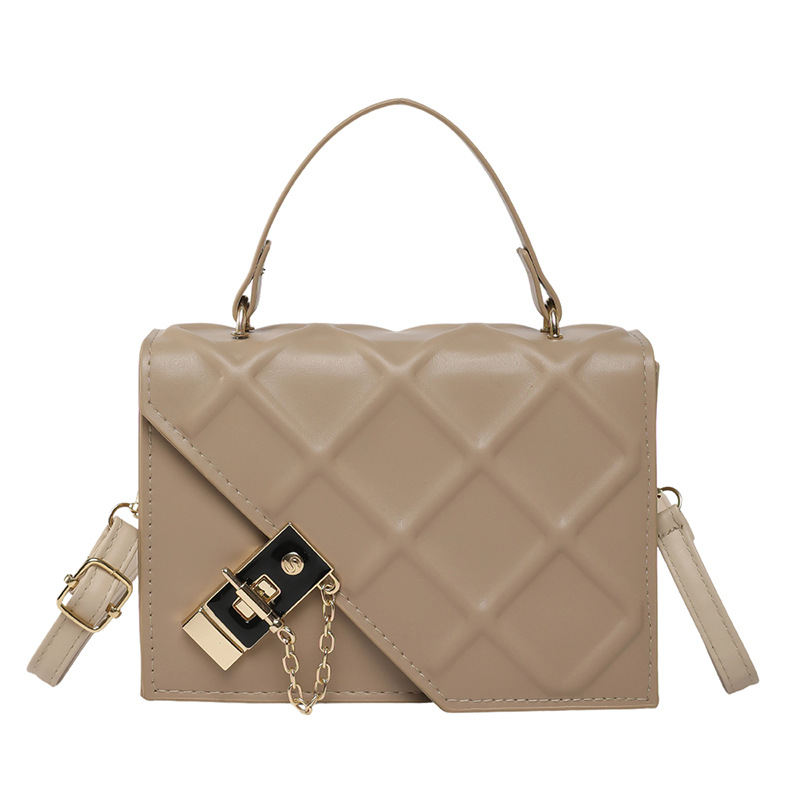 A stylish and versatile small bag for women in 2025, featuring a trendy and stylish diamond-shaped single-shoulder crossbody bag and a fashionable chain bag Item Picture