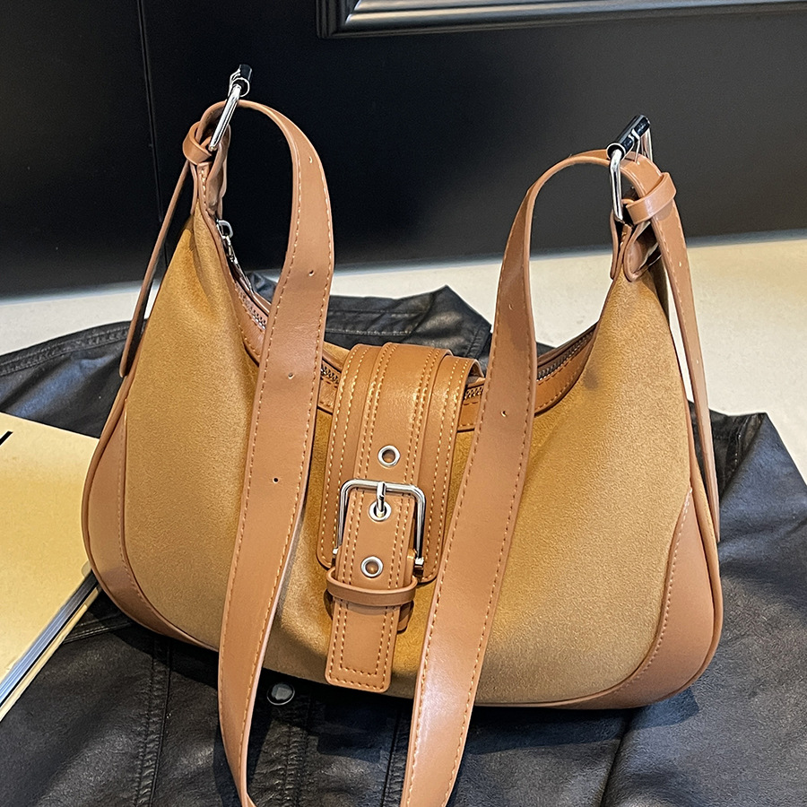 Casual retro Maillard large-capacity women's 2024 new style, high-end and versatile shoulder bag full figure