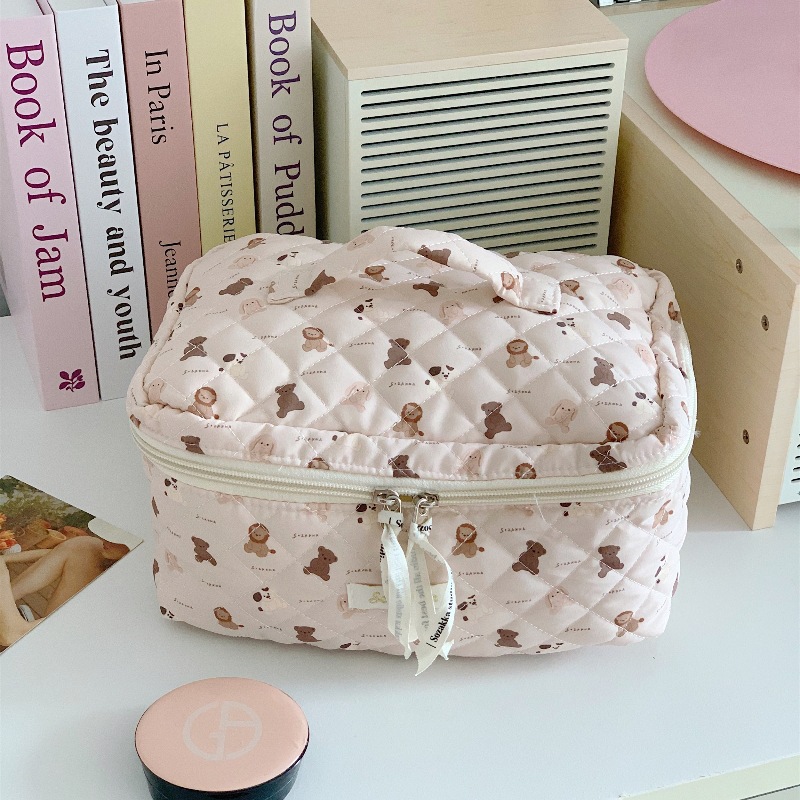 ins cute bear makeup bag for women, new large-capacity travel portable toiletry bag, student dormitory storage bag Item Picture