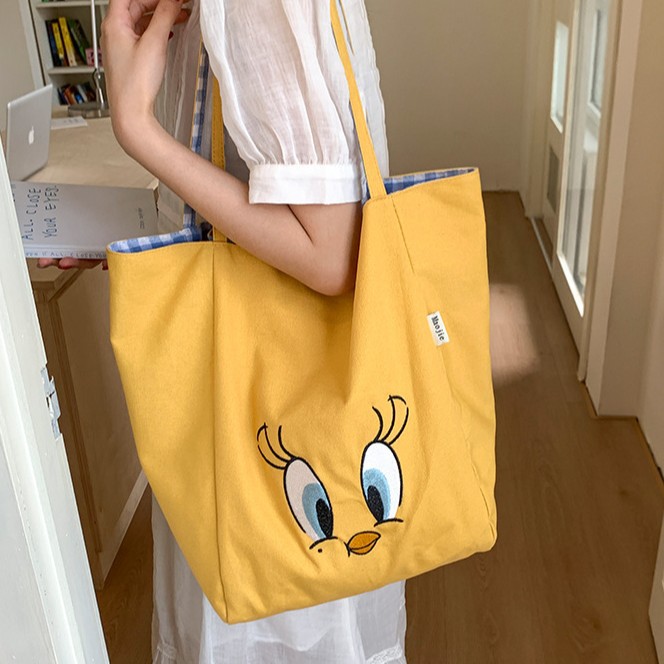2025 Summer New Japanese-style bucket bag, embroidered canvas bag, large-capacity handbag, trendy tote bag, single-shoulder bag full figure