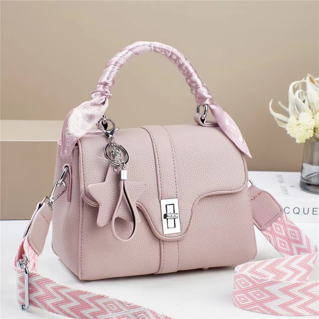Cross-border handbags, sweet women's bags, this year's new single-shoulder trendy small square bag, niche design girls' bags full figure