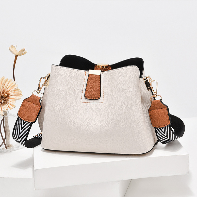 Small bag Women's Bag 2022 new style bucket bag, trendy casual color contrast wide shoulder strap single-shoulder crossbody bag, one-piece consignment full figure
