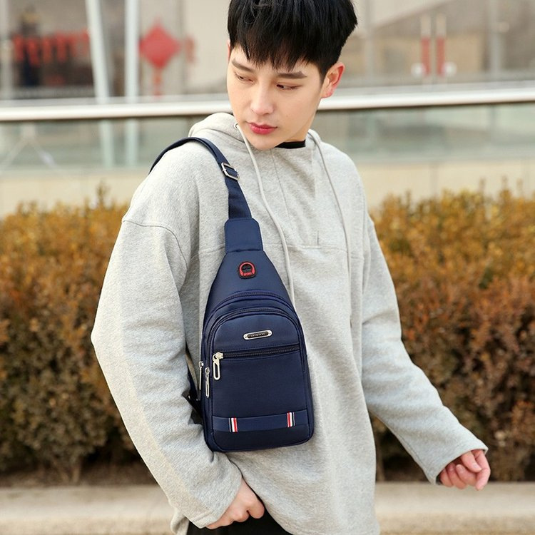 Men's single-shoulder crossbody bag, waterproof Oxford fabric, portable, light, sporty, business travel and casual backpack Application Scenario