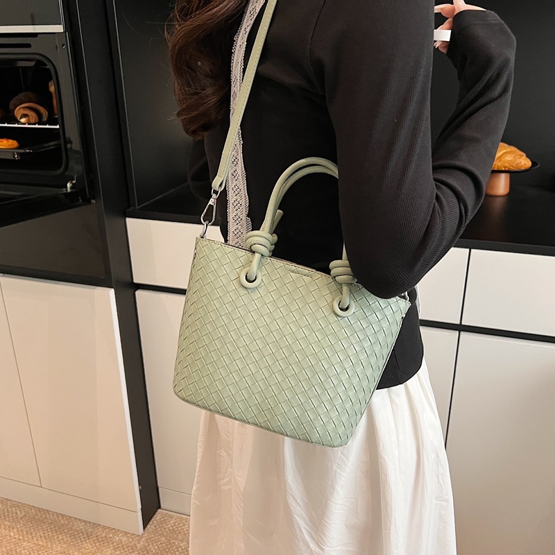 Cross-border niche woven hand-held bucket bag for women 2025 new style, fashionable and versatile crossbody bag, casual single-shoulder mother-and-child bag Specification drawing