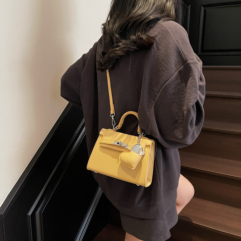 Fashionable and trendy Kelly bag for women 2025 Spring/Summer, a niche design single-shoulder bag with a sense of high-end crossbody Specification drawing