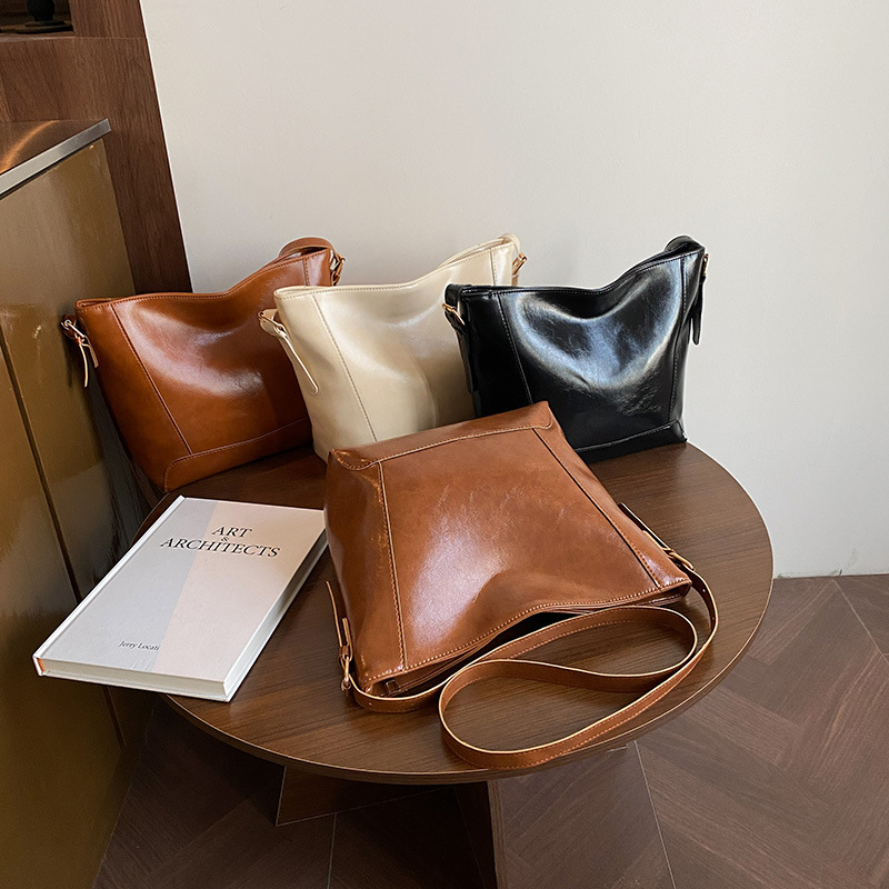 Large capacity women's 2025 new women's bag, niche high-end feel tote bag, versatile crossbody bag, single-shoulder bag Application Scenario