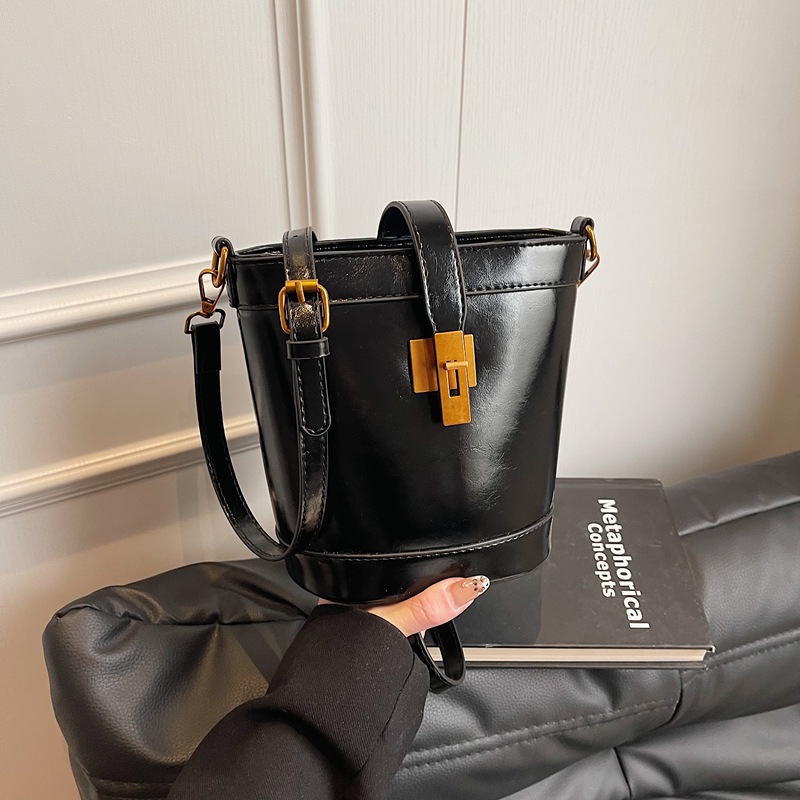 High-end oil wax leather bucket bag for women, 2024 new retro, trendy, simple and versatile single-shoulder crossbody bag for women Specification drawing