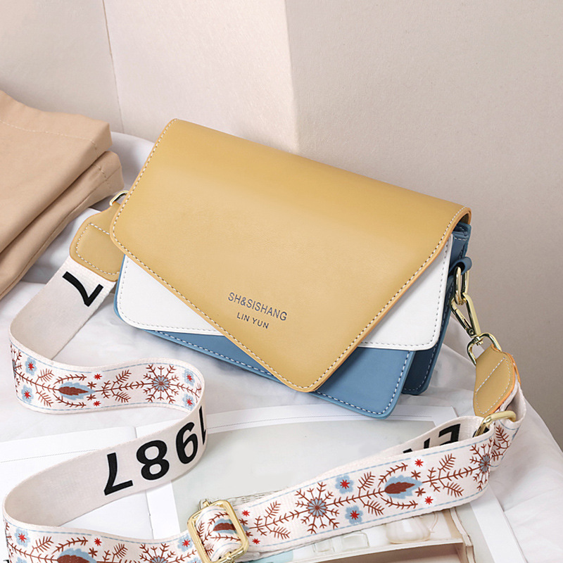 The 2022 new envelope bag, irregular crossbody bag, popular student small bag, mini single-shoulder, ins style full figure