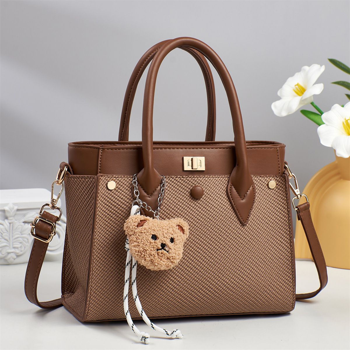 Mother's Day large-capacity handbag, square commuter bag, fashionable single-shoulder crossbody bag, top layer drop-patterned PU women's bag details Picture