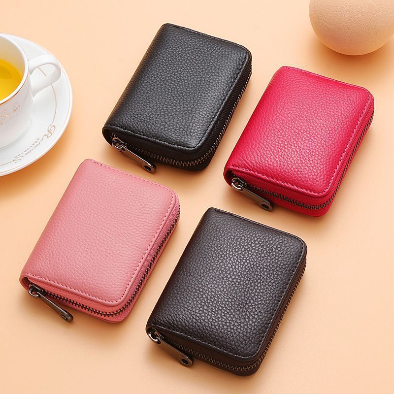 Anti-theft card swiping bag for women, large-capacity anti-magnetic ID card holder, driver's license bag, two-in-one bank card case Application Scenario