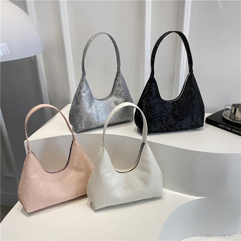 Cross-border Women's Summer 2025 new fashion and niche single-shoulder armpit bag. This year, the crossbody dumpling bag is in vogue Application Scenario