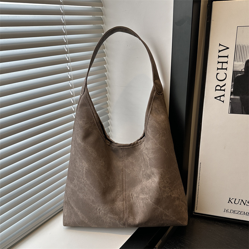 High-end retro large-capacity bag 2025 summer new women's bag, stylish and versatile single-shoulder bag, tote bucket bag full figure