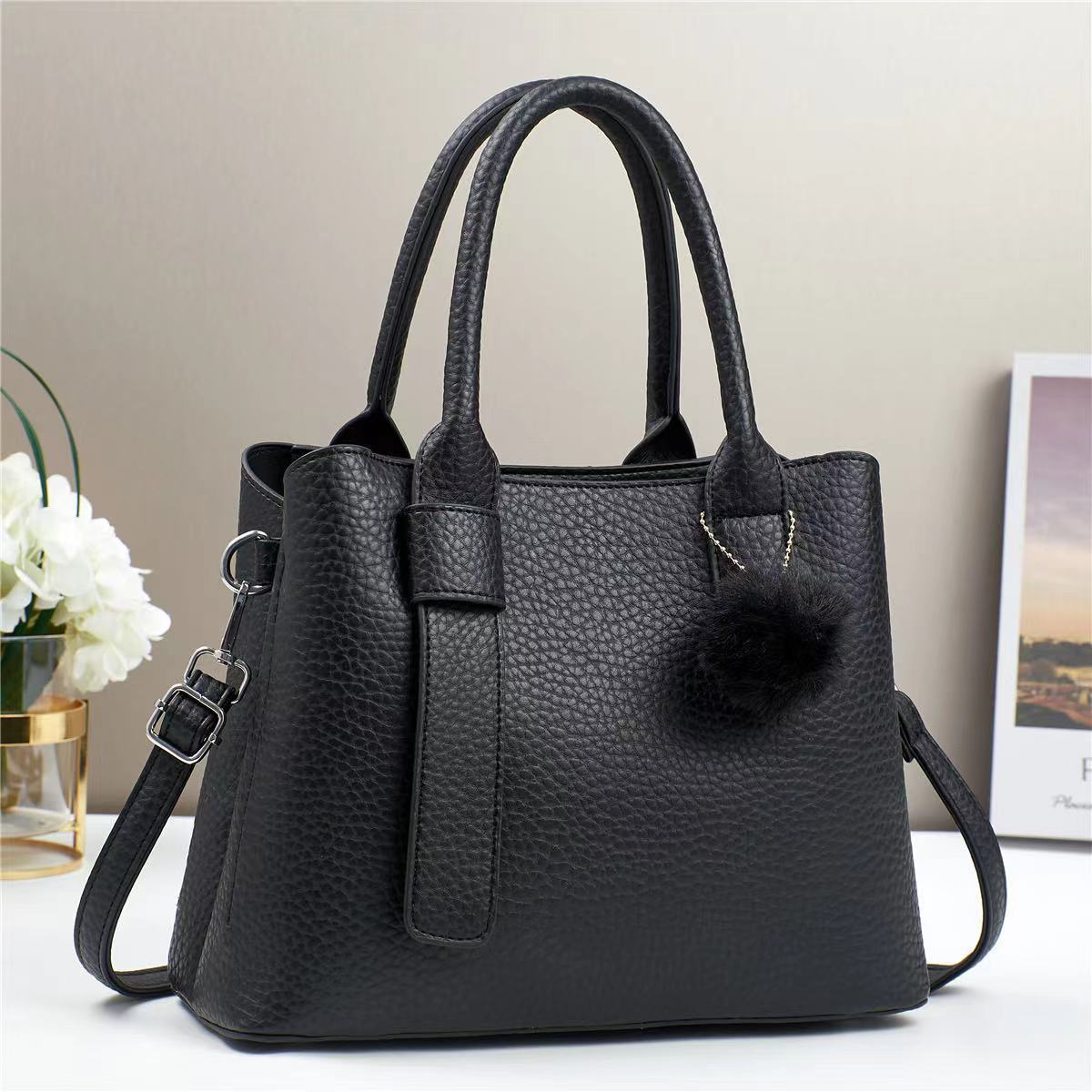 New macaron, a stylish and versatile crossbody handbag with a large capacity for foreign trade, is a cross-border trend full figure