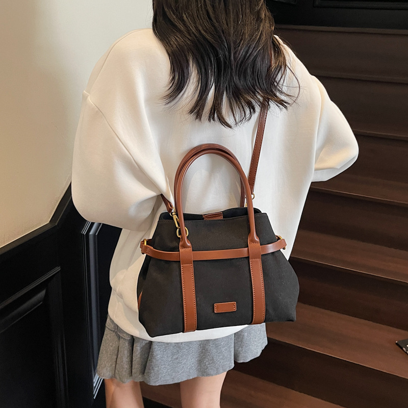 The 2025 new style of fashionable single-shoulder bag, high-end crossbody bag, color-blocking hand-held mother-and-child bag, versatile tote bag Specification drawing