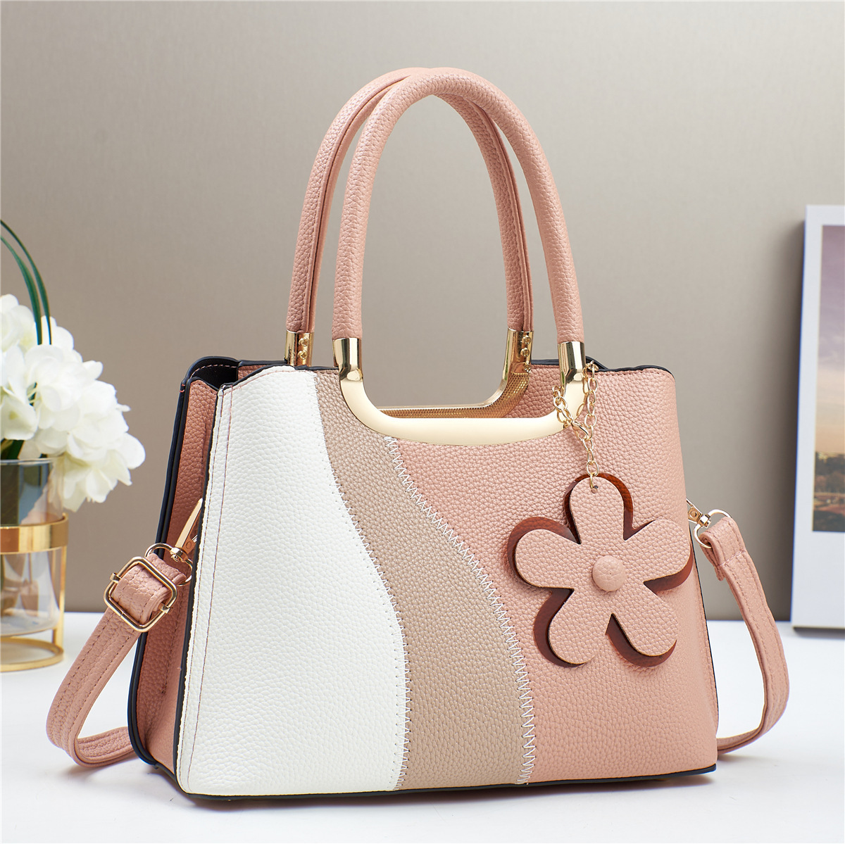 Wholesale of new 2024 European and American light luxury geometric color-blocking fashionable and trendy single-shoulder, crossbody and hand-carry mom bags details Picture