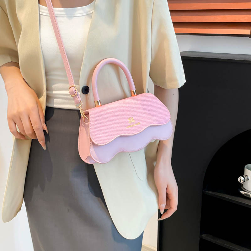 Casual hand-held small square bag, a trendy and retro small bag for women, a new summer 2025 fashionable and casual crossbody bag Specification drawing