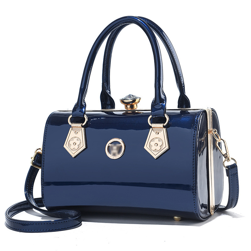 The 2022 new bestseller of shiny leather, high-end and elegant handbag, is trendy and fashionable for weddings. This year, bridal bags are in vogue for women Specification drawing