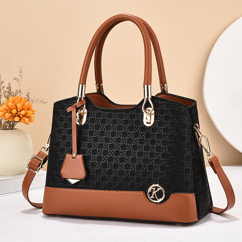 The grand Mom Bag is a new large-capacity cross-border multi-layer fashionable handbag for women with contrasting colors and a single-shoulder crossbody bag for women full figure