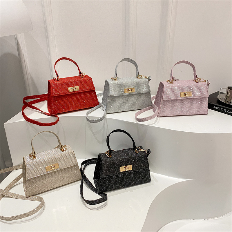 High-end quality handbags, women's bags, 2025 new trendy and fashionable handbags, small square bags, commuting single-shoulder crossbody bags Application Scenario