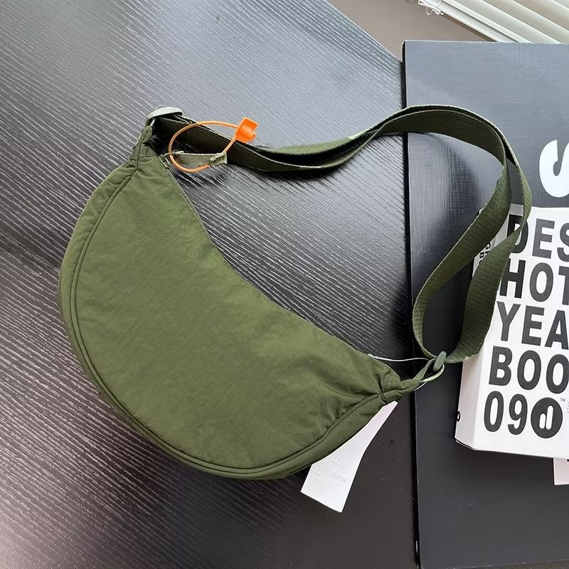 New women's casual dumpling bag, high-end nylon bag, simple women's crossbody bag, fashionable single-shoulder bag, travel bag trend details Picture