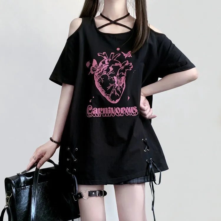 The Japanese-style laid-back style with a hollowed-out lace-up short-sleeved shirt is a popular choice for female students. It features a unique printed short-sleeved shirt that goes well with all kinds of outfits Application Scenario