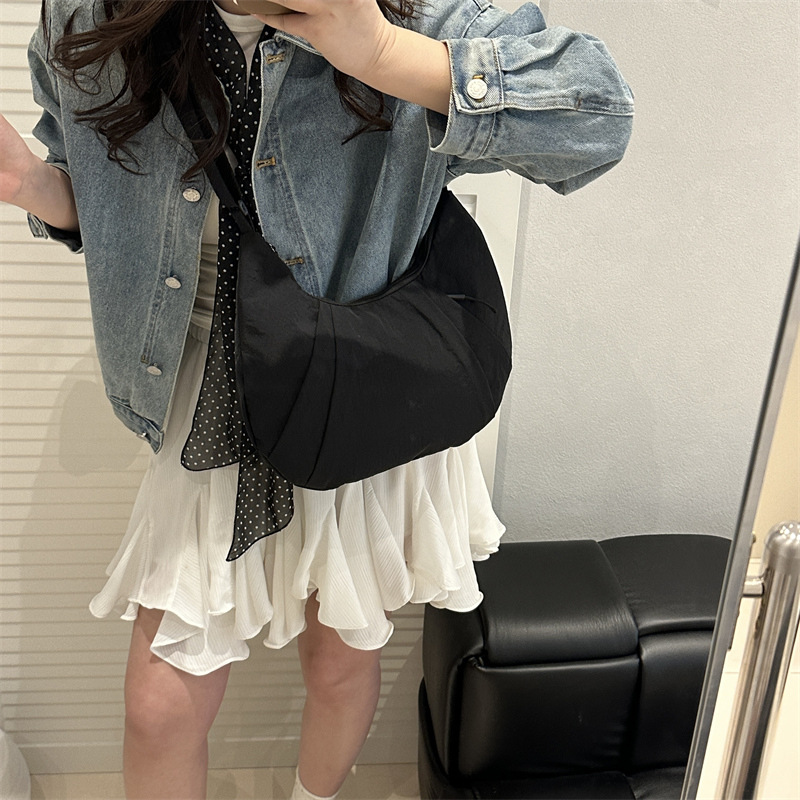 Large-capacity nylon fabric bag, casual and versatile commuting single-shoulder bag, light and simple tote crossbody bag, student class bag Specification drawing