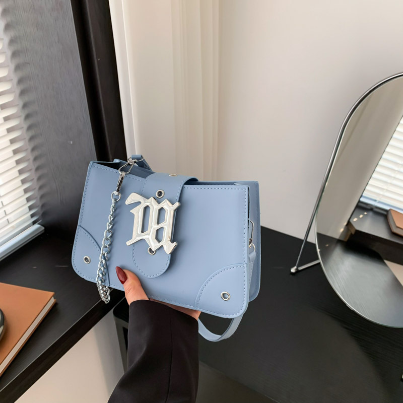 Cross-border trendy and high-quality women's bag 2023 Winter new chain single-shoulder bag, stylish and versatile, elegant crossbody bag full figure