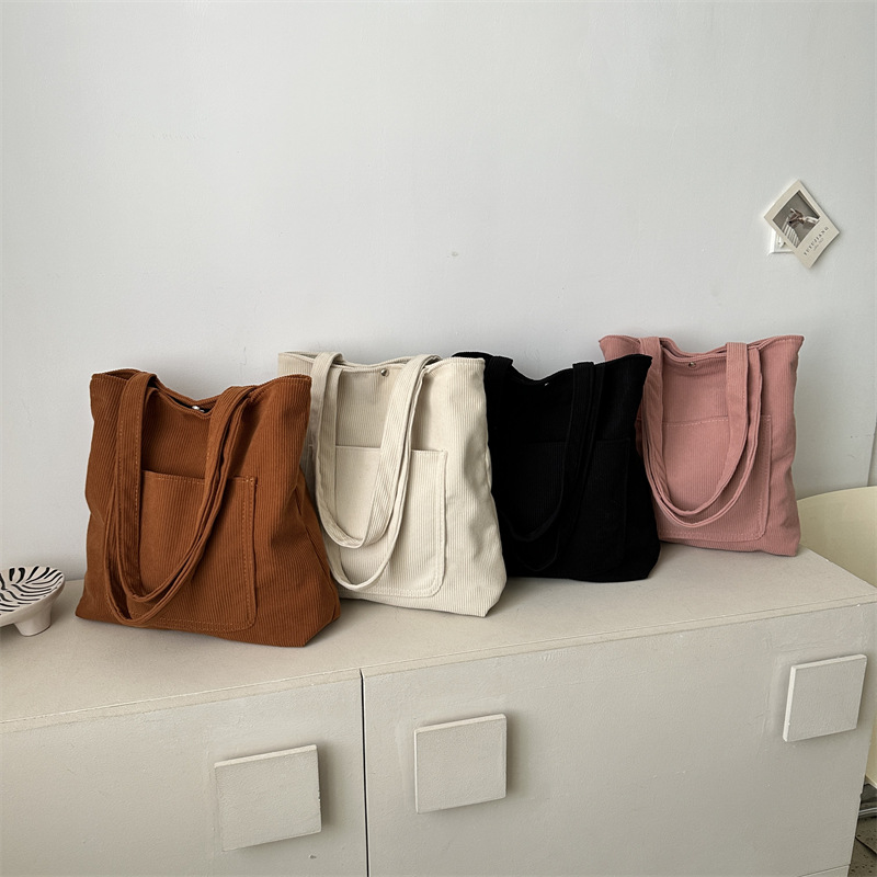 2023 new stylish and elegant design, single-shoulder crossbody, retro and stylish solid color corduroy texture tote bag for women Application Scenario