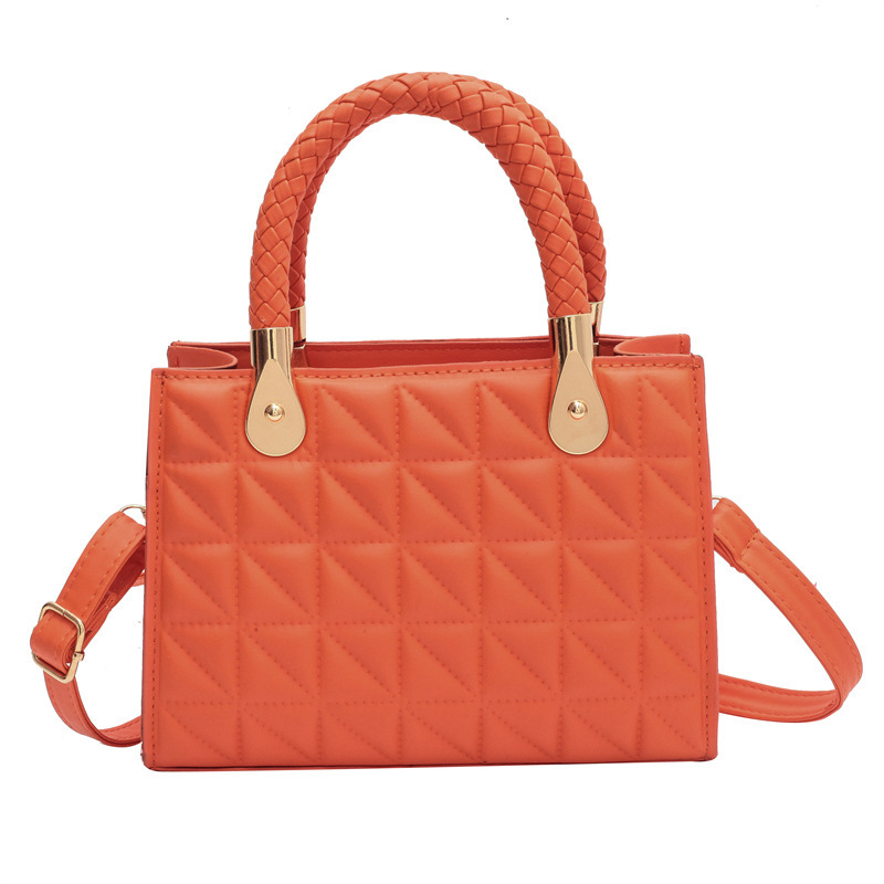A simple and fashionable women's bag for winter 2022, a trendy and high-quality crossbody small square bag, a casual single-shoulder handbag Item Picture