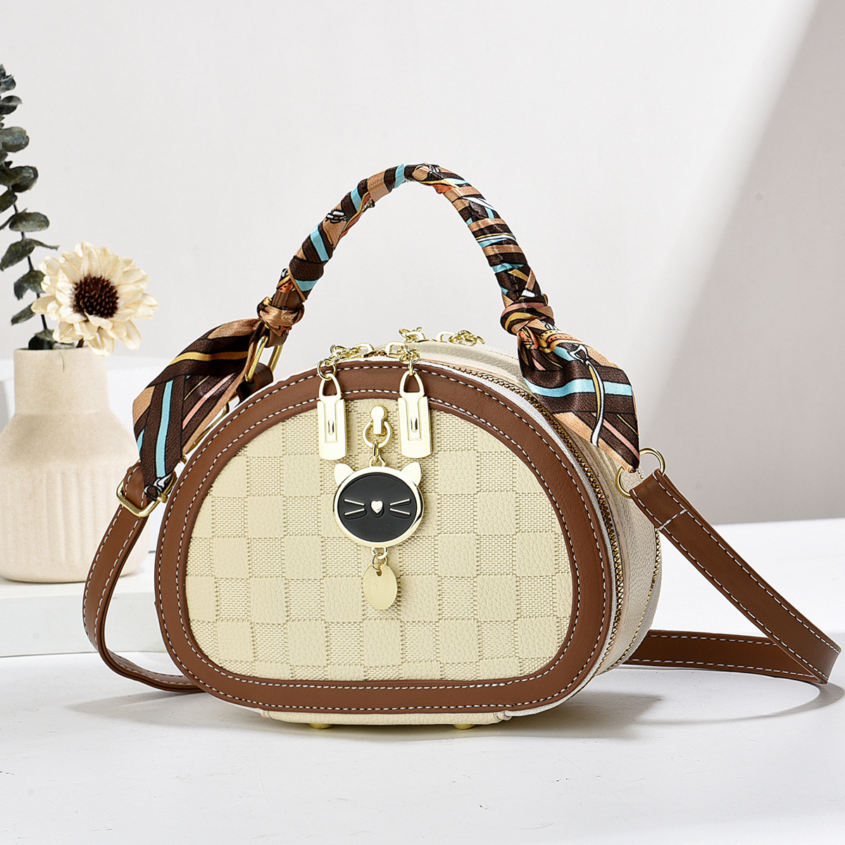 Taizhou girls' bags, cute and fresh mini bags, ladies' fashionable single-shoulder bags, handbags, crossbody bags details Picture