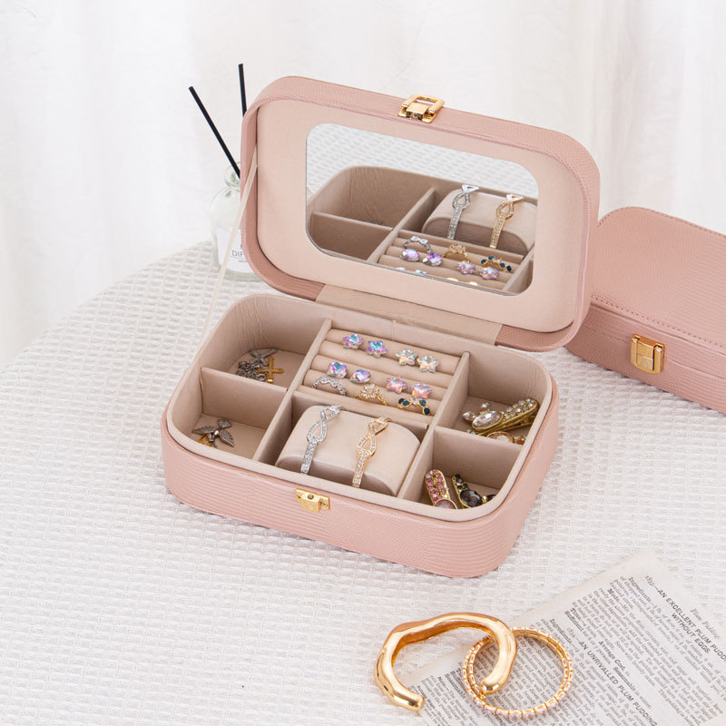 Wholesale of new lizard-patterned light luxury fabric portable jewelry boxes, jewelry boxes and accessory compartments from the source factory Specification drawing