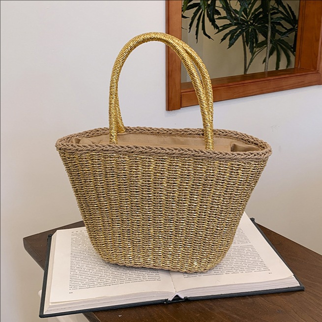 Fashionable large-capacity handbag for women, new fashionable gold and silver thread hand-carried woven bag, versatile for vacation, beach straw woven bag full figure