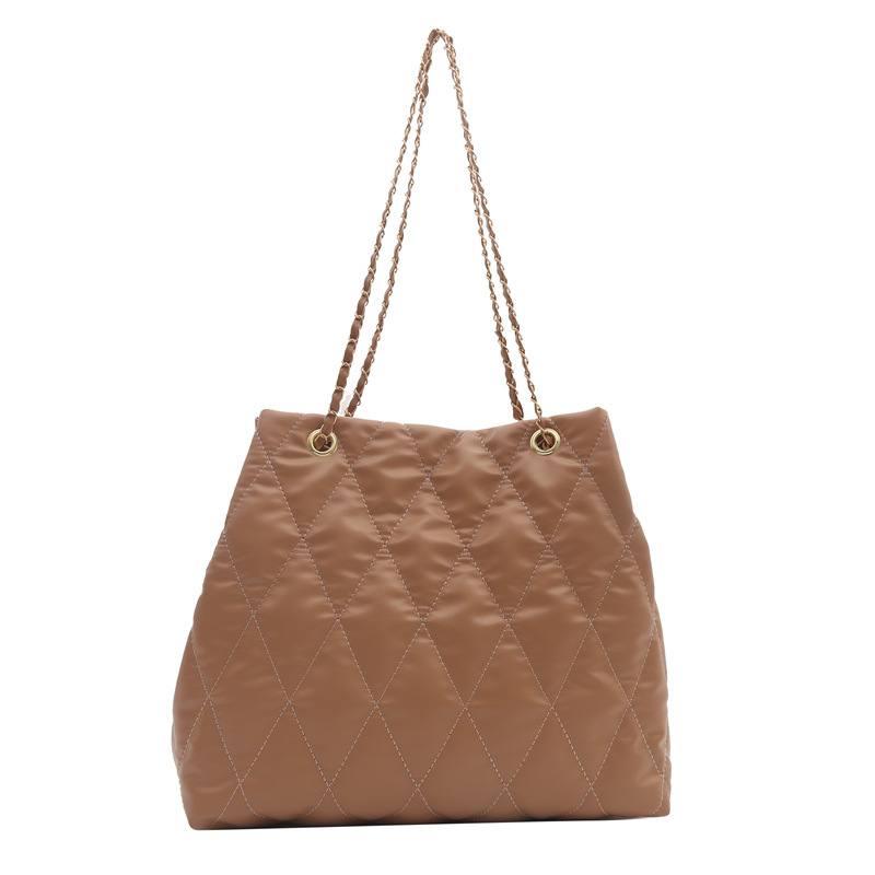 New 2024 cross-border high-quality large-capacity bucket bag, fashionable diamond-shaped Tote chain single-shoulder crossbody bag Item Picture