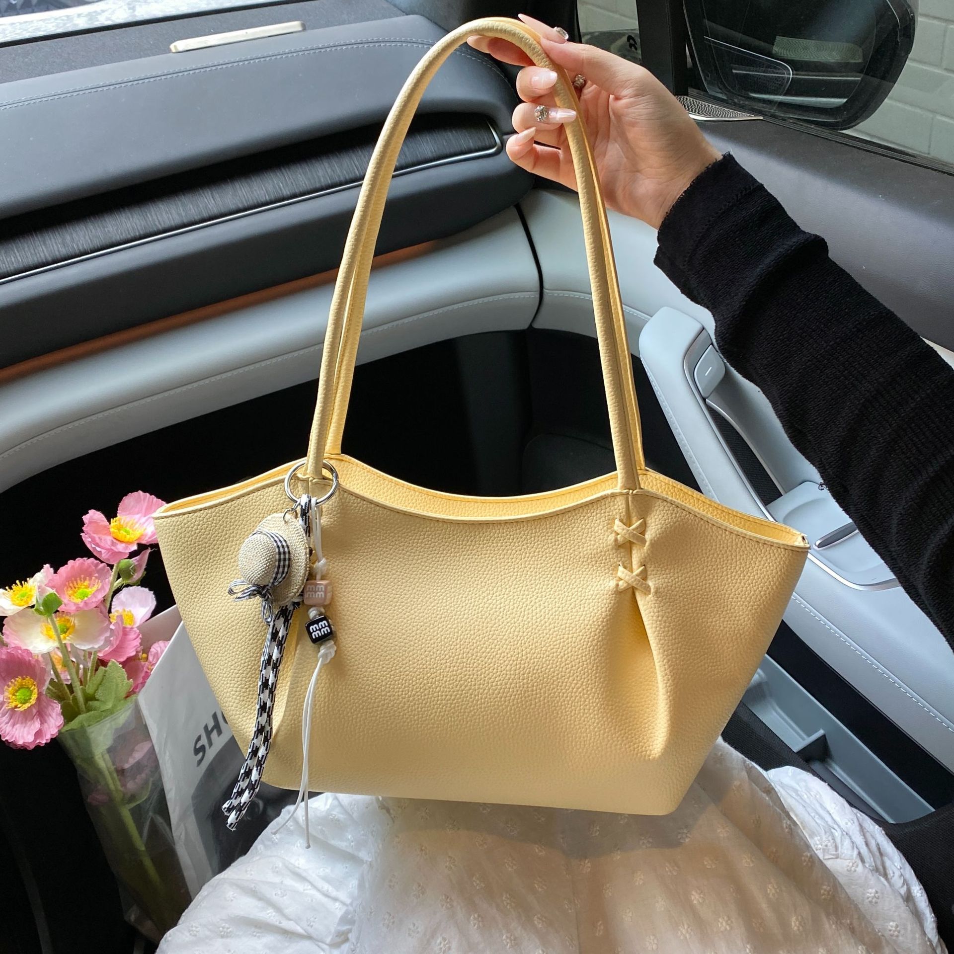 Large-capacity tote bag for women, 2025 new style, niche and versatile crossbody single-shoulder bag for women, fashionable and hot girl underarm bag full figure