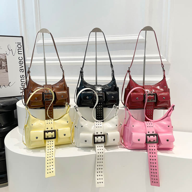 Cross-border sweet and cool hot girl niche design rivet underarm bag for women 2025 new high-end commuting single-shoulder bag trend full figure