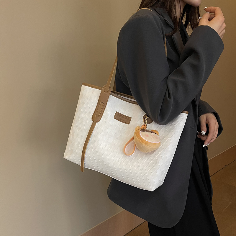Large-capacity soft-faced commuter large bag for women, 2025 new style, trendy and stylish single-shoulder bag, fashionable commuter tote bag Specification drawing