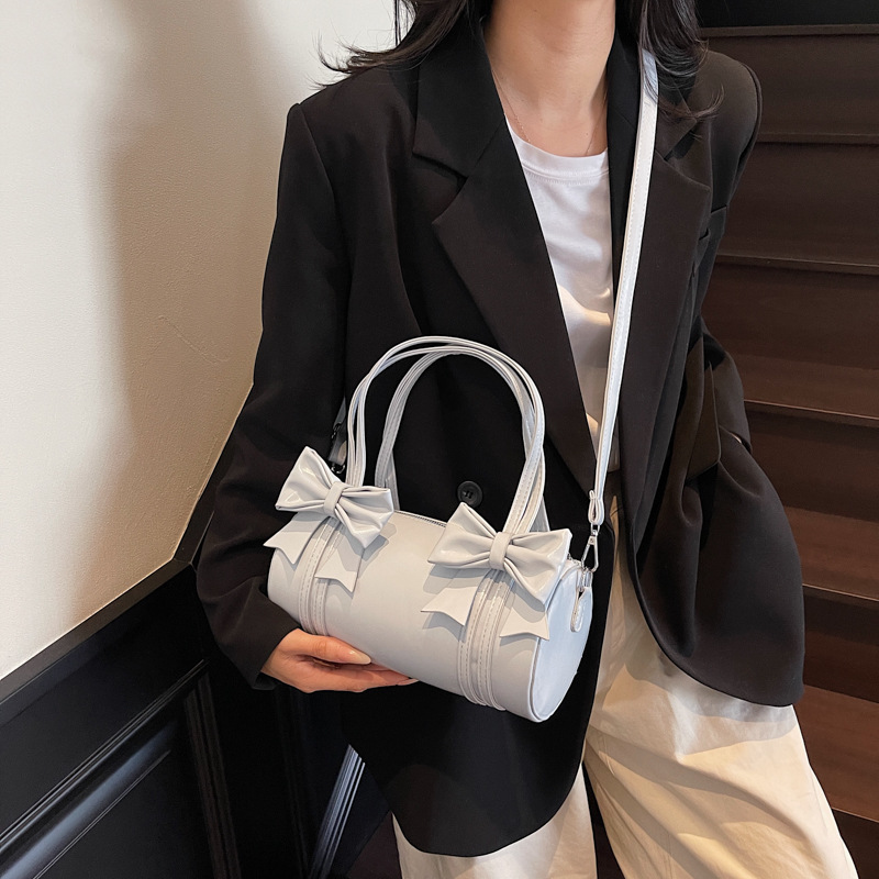 A super popular niche bow handbag for women, a new 2025 versatile single-shoulder underarm bag, a casual crossbody cylinder bag Specification drawing