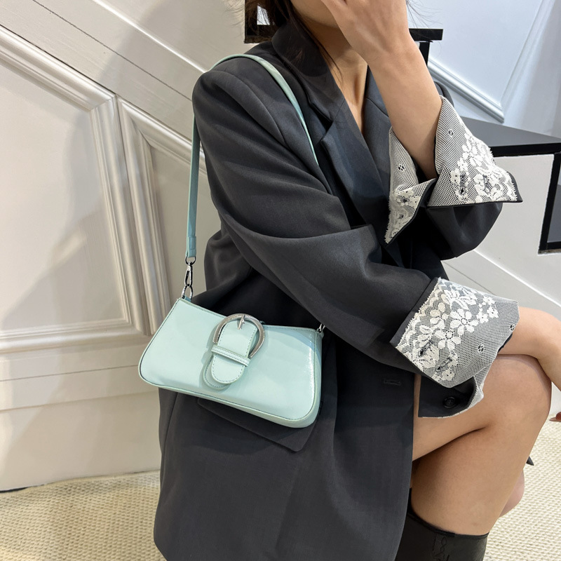 Cross-border French style high-end underarm bag for women 2025 new style casual commuting simple and versatile single-shoulder crossbody bag details Picture
