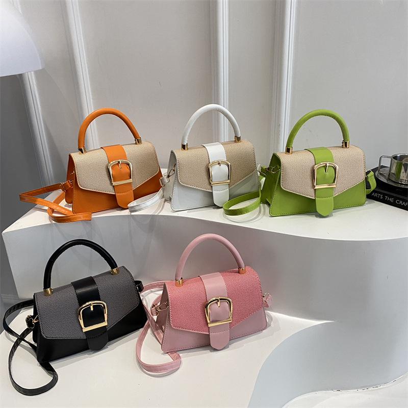 The 2025 hand-held small square bag is a fashionable spring new simple commuting bag with a niche design and a retro single-shoulder crossbody bag Application Scenario