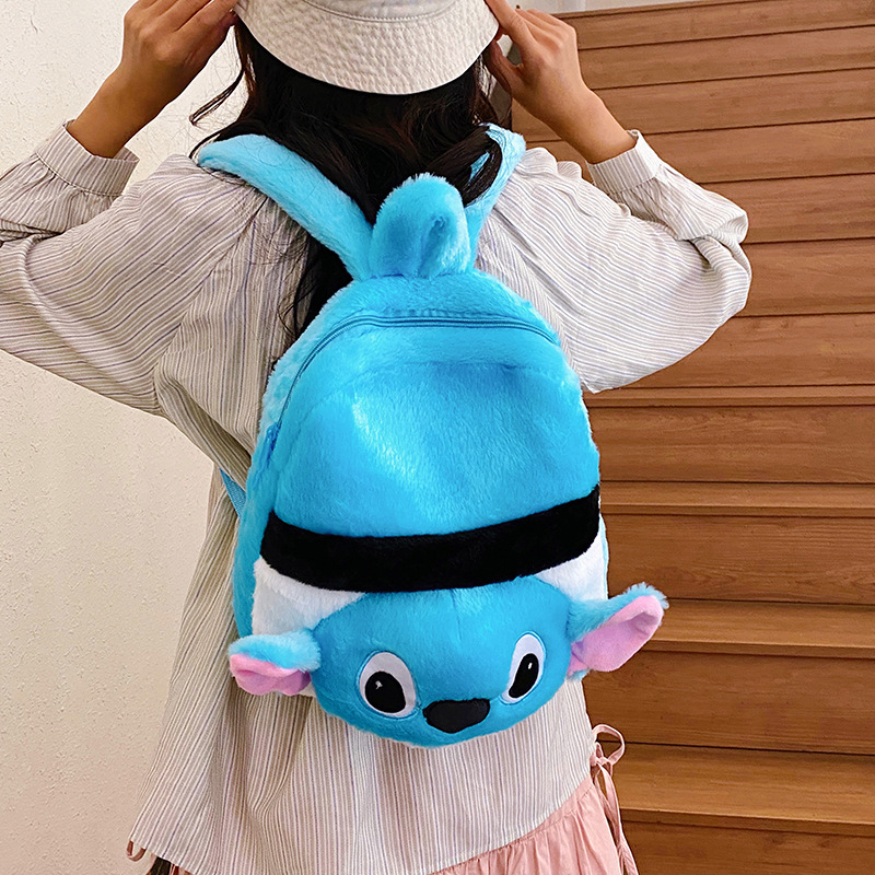 The new cartoon backpack has a large capacity and a girlish heart. When going out, it can be paired with a storage bag and a claw machine doll to exchange for a travel backpack Specification drawing