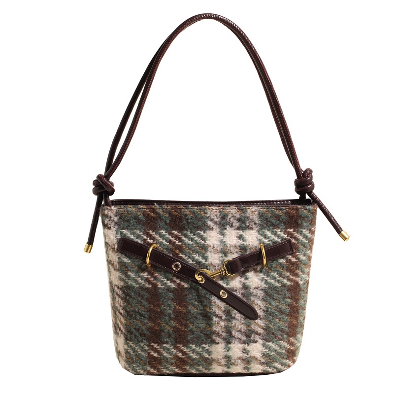 The 2024 new cross-border women's bag features a fashionable and niche design with a retro texture, simplicity and versatility. It is a crossbody single-shoulder bucket bag Item Picture
