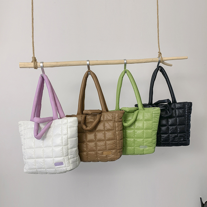 Embroidered square checkered cotton jacket bag, large-capacity bag for women 2023 new style, textured underarm bag, stylish single-shoulder tote bag Application Scenario