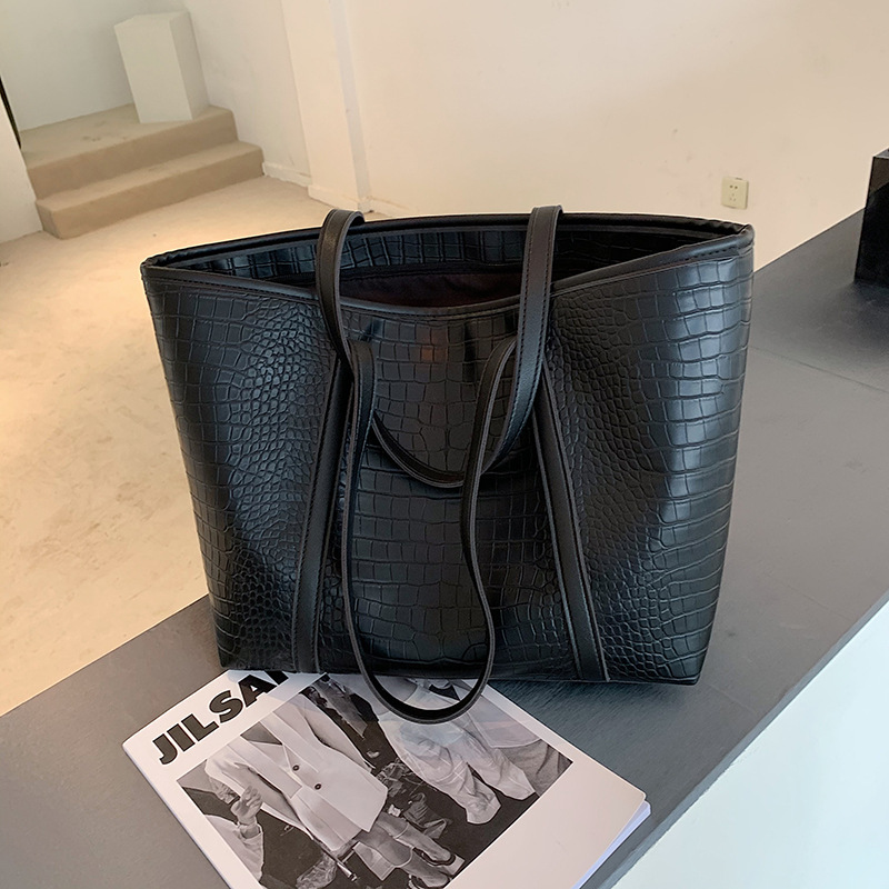 High-quality large-capacity women's bag, 2025 new trendy and fashionable hand-held shoulder bag, versatile tote bag for Internet celebrities full figure