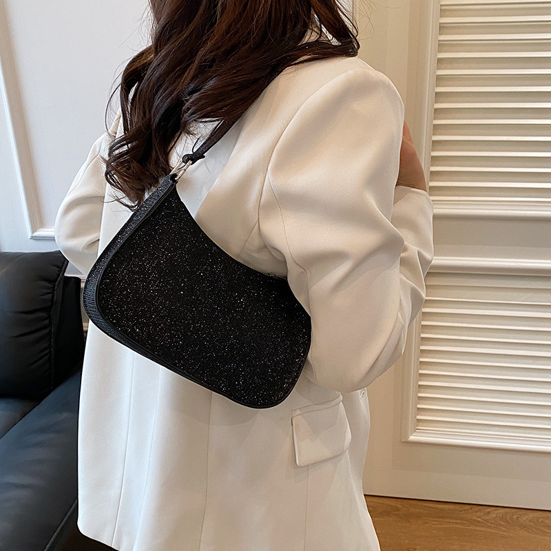 Solid color texture bag for women 2025 new baguette bag, retro hand-held underarm bag, stylish single-shoulder commuter bag for young women details Picture