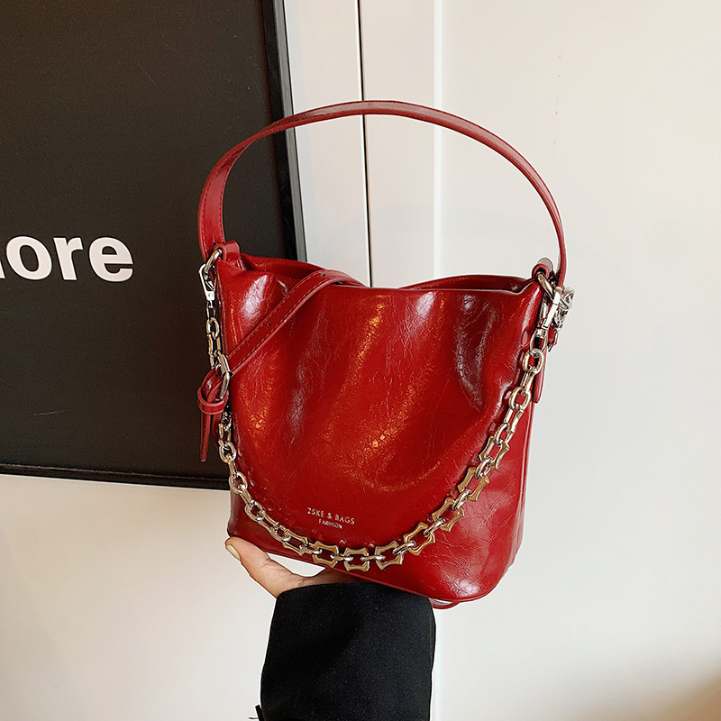 High-end oil wax leather bag for women, 2024 new style fashionable carrying bag, single-shoulder crossbody bag, casual bucket bag Specification drawing