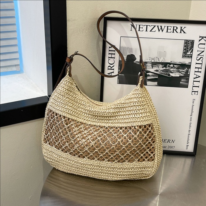 Hollowed-out Seaside Vacation 2025 New Korean-style trendy and versatile straw woven bag, large capacity, simple and casual single-shoulder bag full figure