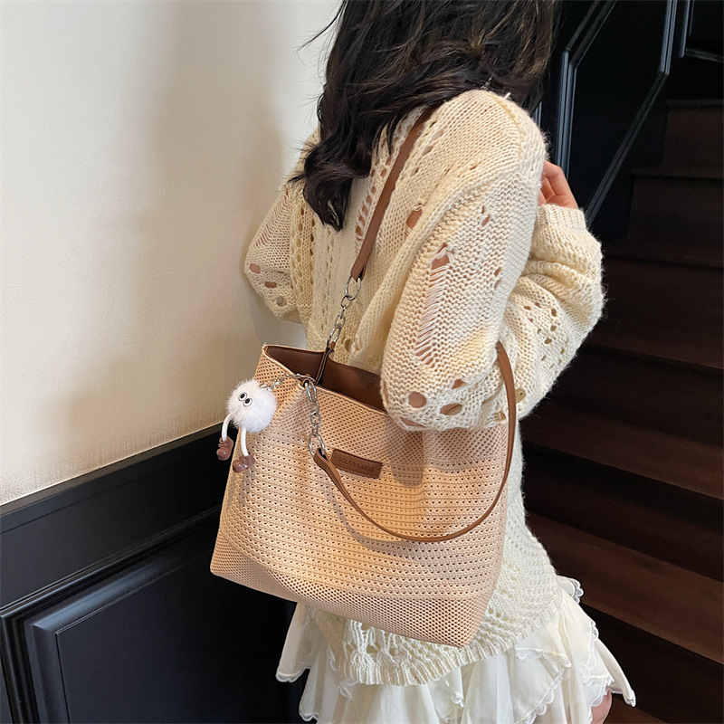 Handmade crochet bag, daily travel tote bag, 2025 new style patchwork shoulder bag, versatile hand-held armpit bag Specification drawing