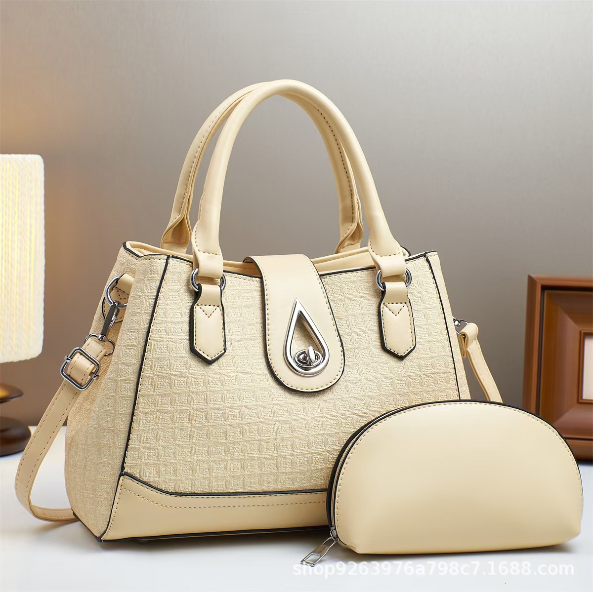 New women's bag, large-capacity, fashionable and versatile two-piece set, cross-border trendy handbag, trendy and stylish ladies' bag Application Scenario