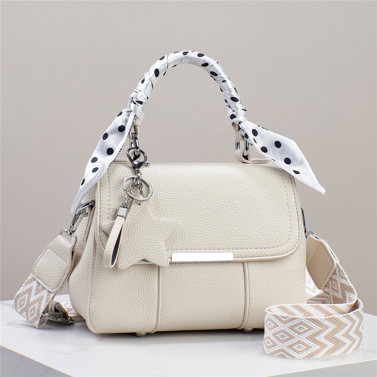 Summer versatile texture 2024 new trendy single-shoulder bag, soft leather crossbody bag, lightweight women's bag, small women's bag, ladies Specification drawing