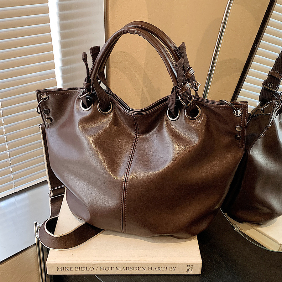 Fashionable and versatile retro handbag for women, 2024 new style, trendy and stylish single-shoulder bag, large-capacity crossbody tote bag full figure